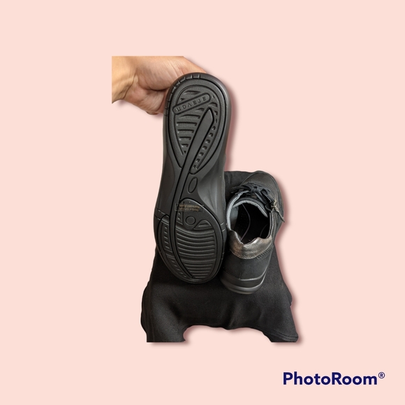 Aravon shoes - Picture 4 of 8